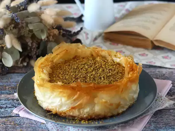 Recept Baklava-stílusú sajttorta pisztáciával, ropogós és olvadó
