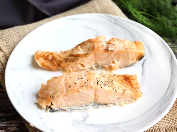 Recept Hogyan kell lazacot sütni mikrohullámú sütőben?