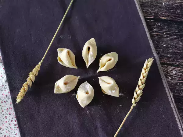 Recept Hogyan készítsünk házi tésztát: sorpresine, egy csinos kis tészta
