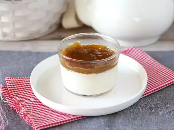 Recept Vaníliás panna cotta füge mártással