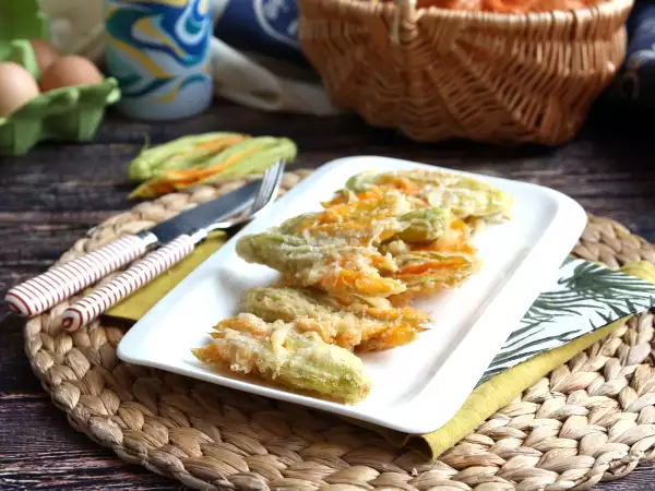 Recept Sült cukkini virágok, a tészta receptje pezsgő vízzel