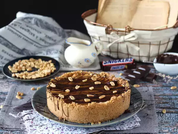 Recept Extra-finom snickers-stílusú sajttorta