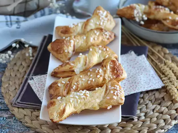 Recept Leveles tésztacsavarok vaníliás tésztakrémmel