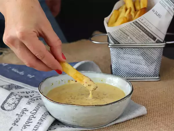 Recept Mézes mustármártás - ellenállhatatlan édes-savanyú kombináció