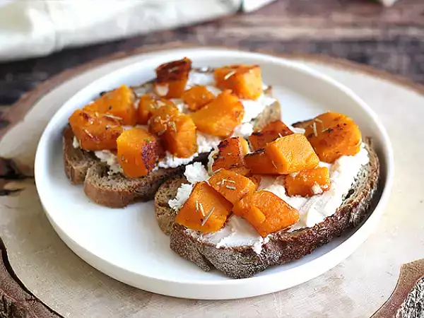 Recept Butternut ricotta és tojás szendvicsek