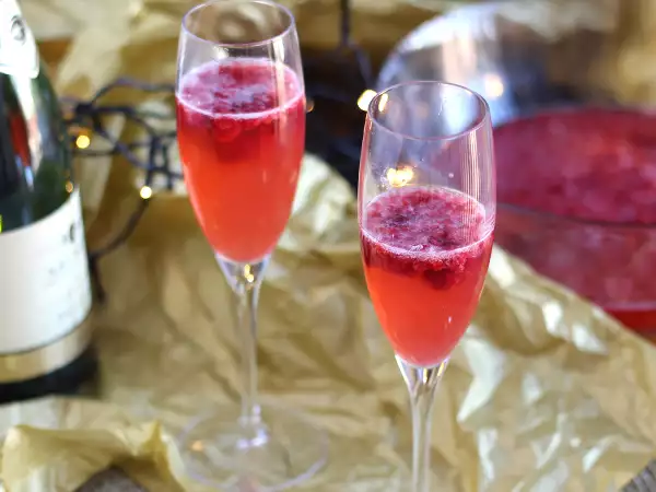Recept Pezsgőleves málnával