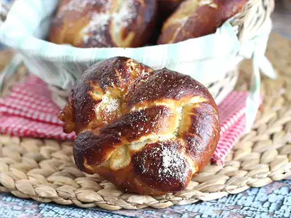Recept Mozzarella és rozmaringos perecek