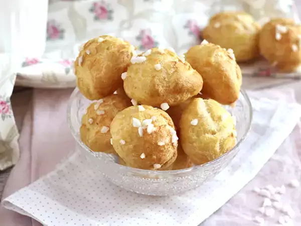 Recept Chouquettes, choux gyöngyözött cukorral