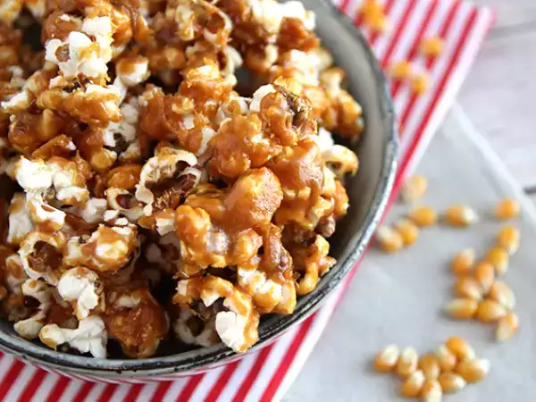Recept Karamellás popcorn