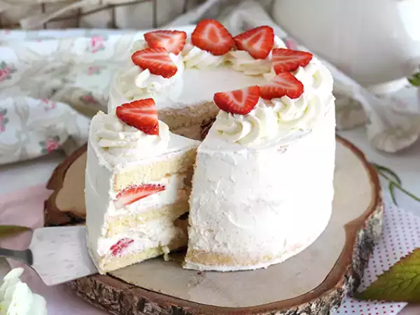 Recept Rétegtorta eperrel és mascarpone krémmel