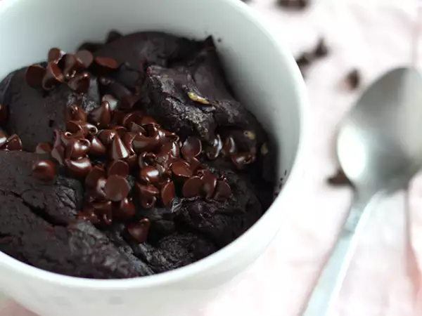 Recept Csokoládé és mogyoróvajas bögretorta a mikrohullámú sütőben 1 perc alatt.