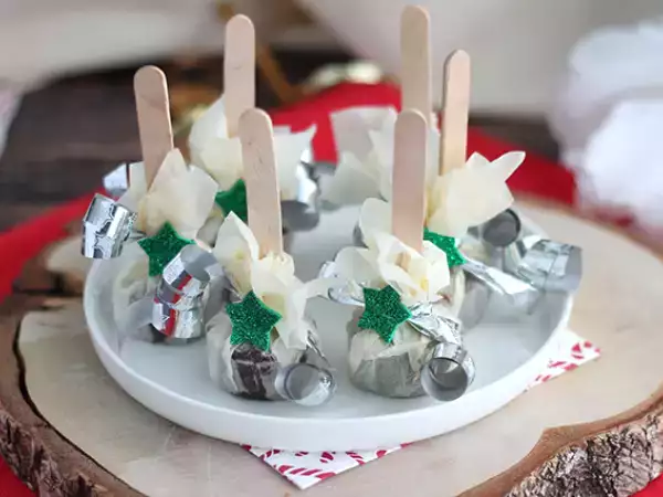 Recept Forró csokoládé nyalókák: étcsokoládé + carambar