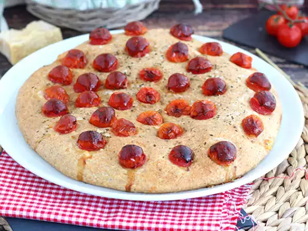 Recept Focaccia cseresznyeparadicsommal