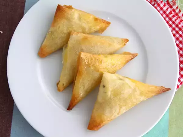 Recept Samoussas rikakats stílus