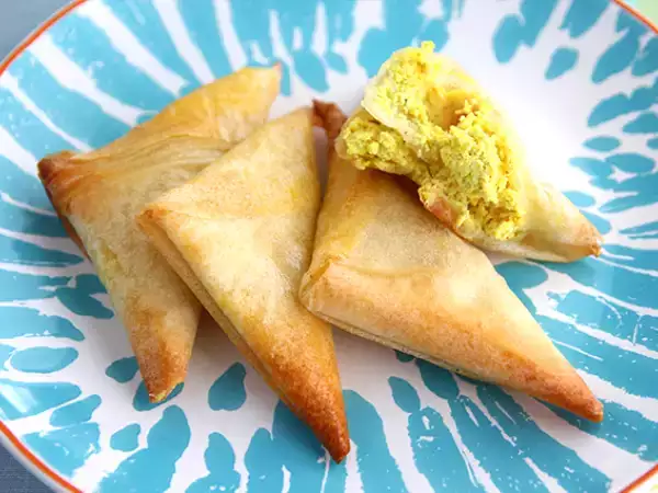 Recept Szamóca curryvel