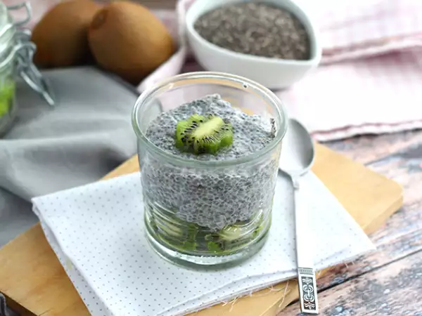 Recept Chia mag puding kiwi gyümölccsel