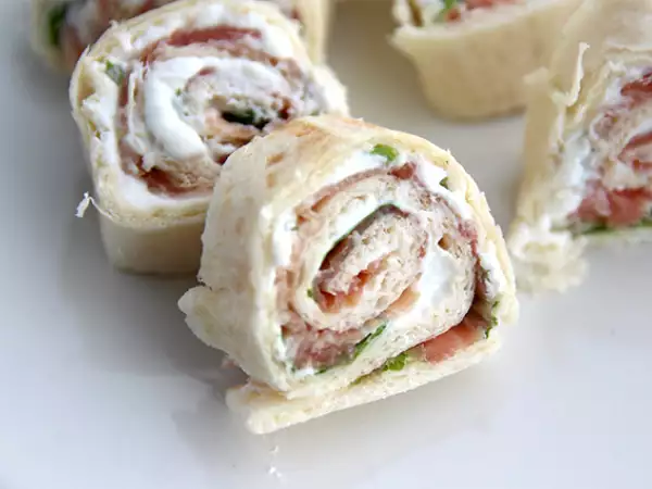Recept Aperitif csomagolások pácolt sonkával és rakétával