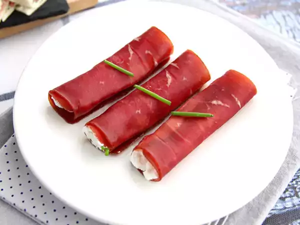 Recept Bündnerfleisch tekercsek chavroux-val