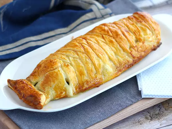 Recept Hal leveles tésztakéregben, spenóttal és mozzarella sajttal