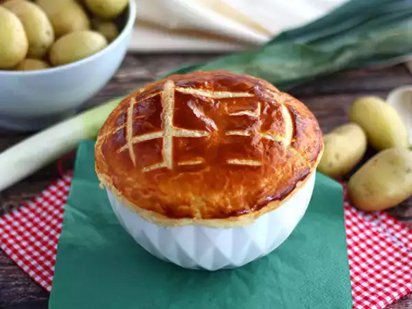 Recept Leveles tészta póréhagyma és burgonyaleves
