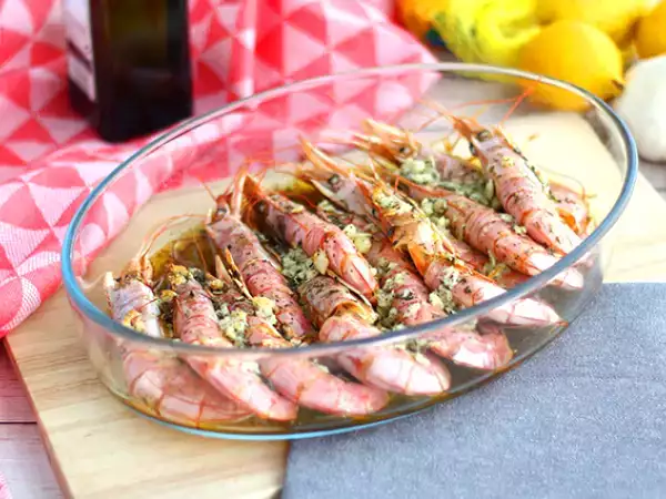 Recept Sült garnélarák fokhagymával és gyógynövényekkel
