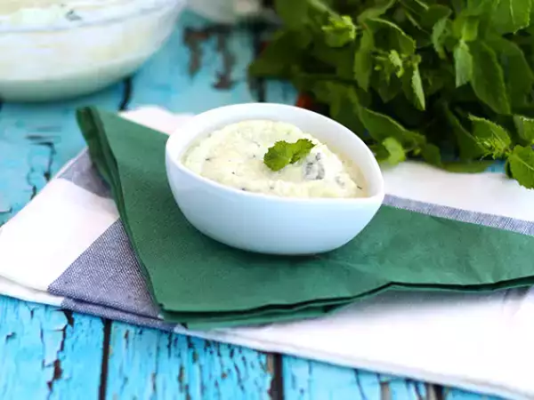 Recept Tzatziki, a görög uborka és joghurt mártás