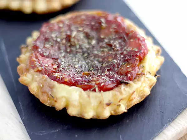 Recept Cseresznyés paradicsomos lepény tatin