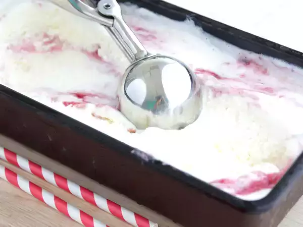 Recept Joghurt és málna fagylalt