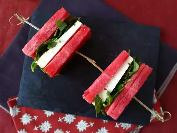 Recept Görögdinnye-feta-rakéta szendvics, a legfrissebb vírusos recept a nyárra!