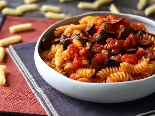 Recept Tészta olívamártással: olcsó, finom és könnyen elkészíthető!