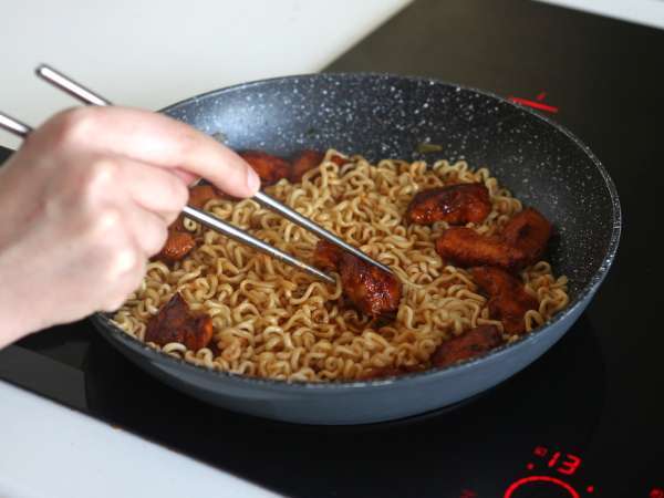 Hogyan kell főzni buldak habanero lime tésztát, recept pácolt csirkével! - Előkészítés lépés 12