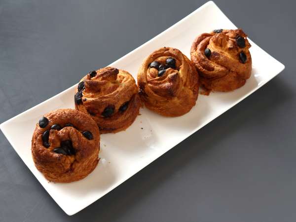 Cruffins, a croissant és a muffin kombinációja, pudinggal és csokoládéval. - Előkészítés lépés 12