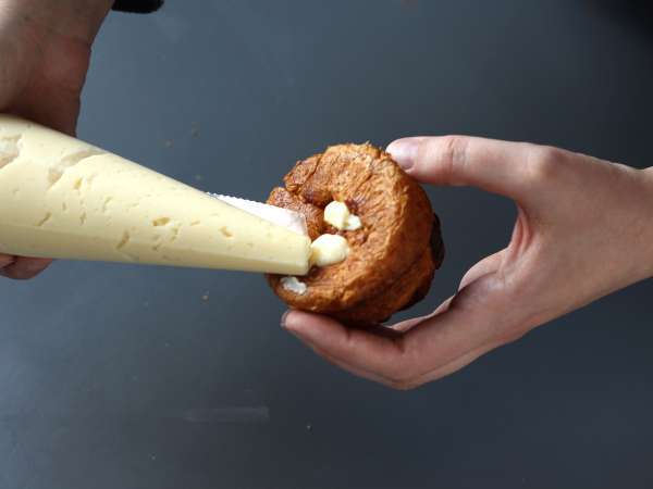 Cruffins, a croissant és a muffin kombinációja, pudinggal és csokoládéval. - Előkészítés lépés 14