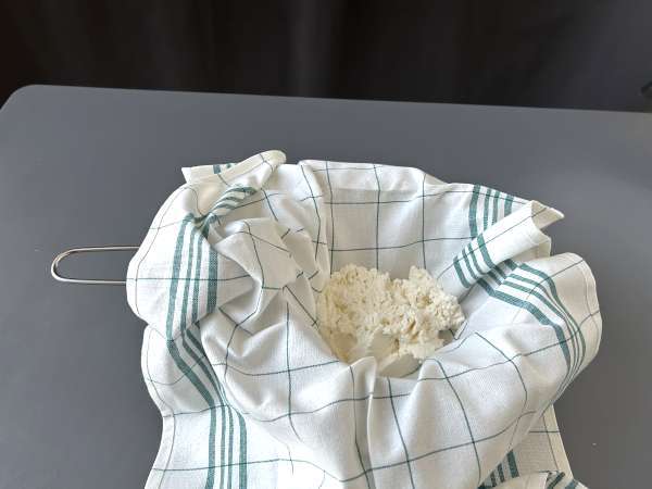 Spenót és ricotta malfatti, az egyszerű, gyúrás nélküli házi tészta receptje - Előkészítés lépés 1