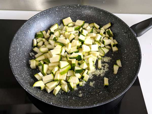Krémes cukkinis lasagne: a legjobb vegetáriánus recept, amit ki kell próbálnod! - Előkészítés lépés 4