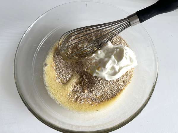 Gluténmentes zabpelyhes kenyér joghurttal és tojással: fehérjedús, egészséges és könnyen elkészíthető recept - Előkészítés lépés 2