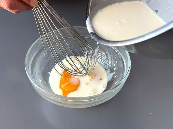 Torrijas légsütőben briós kenyérrel, egy komplikációk nélküli hagyomány - Előkészítés lépés 3