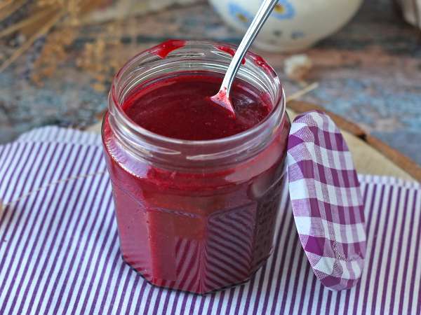 Hogyan készítsünk egyszerű és tökéletes bogyós gyümölcsös coulis-t? - Előkészítés lépés 5