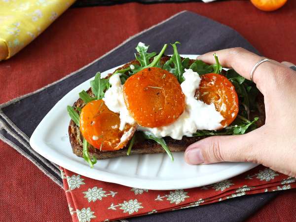 Pirított sárgabarack, rukkola és burrata pirítóson - Előkészítés lépés 5