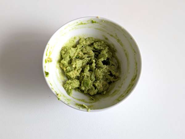 Avokádó pirítós mangóval és lime-mal: friss, gyors és ízletes recept - Előkészítés lépés 2