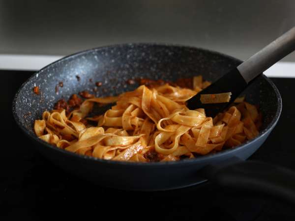 Tészta bolognai mártással - tagliatelle al ragù alla bolognese - Előkészítés lépés 8
