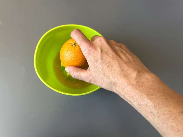 Agua de Valencia, a mediterrán koktél kavával és naranccsal, amelyet otthon is elkészíthet. - Előkészítés lépés 1