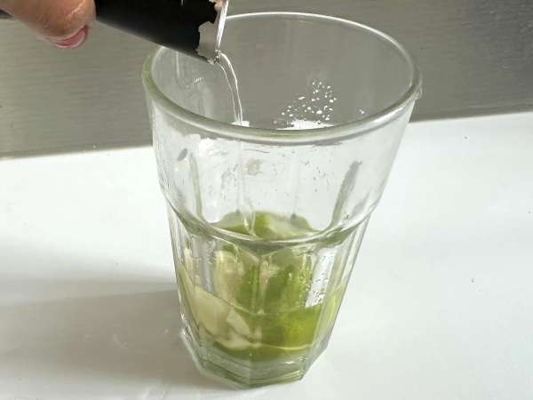 Citromos Caipirinha: a könnyen elkészíthető brazil ital koktélkeverő nélkül - Előkészítés lépés 5