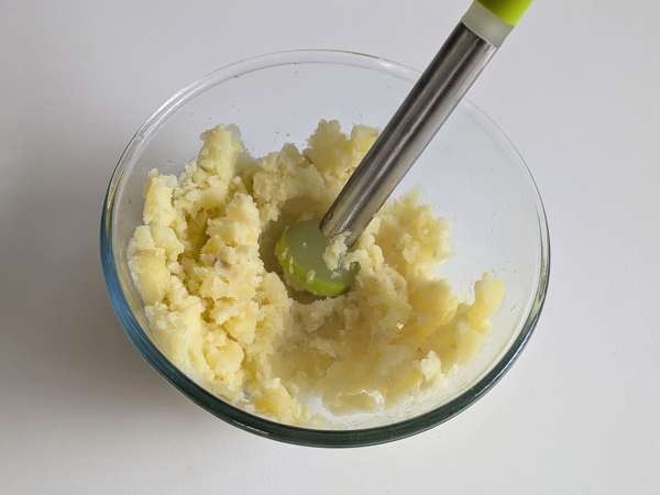 Sütőtök fasírt gombával és zsinóros scamorza sajttal: ízletes és könnyű sütött recept - Előkészítés lépés 2