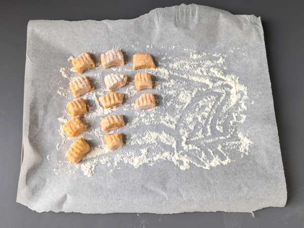 Krémes sütőtök gnocchi Philadelphiával és ropogós dióval - Előkészítés lépés 5