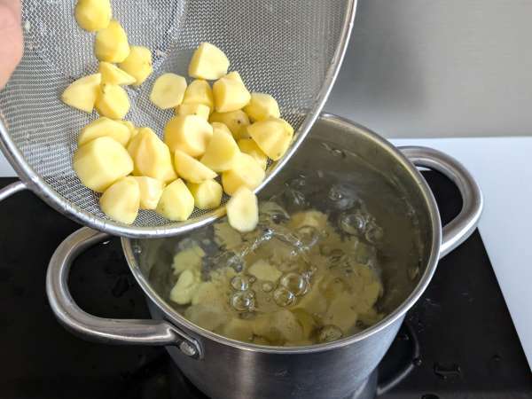 Krémes sült cacio e pepe burgonya: az egyszerű köret, ami mindenkit megőrjít! - Előkészítés lépés 2