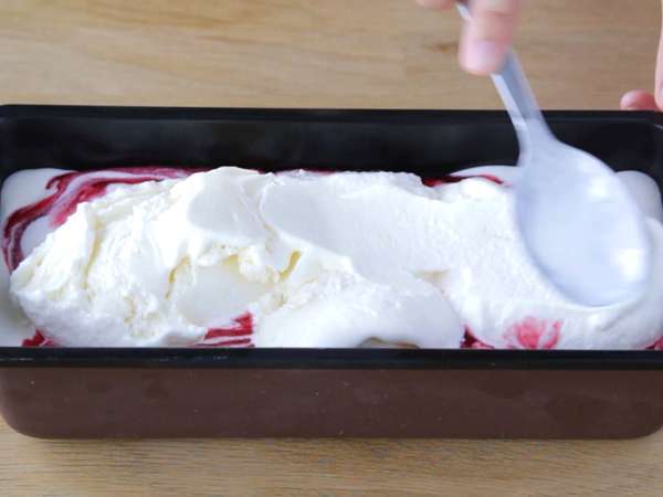 Joghurt és málna fagylalt - Előkészítés lépés 11