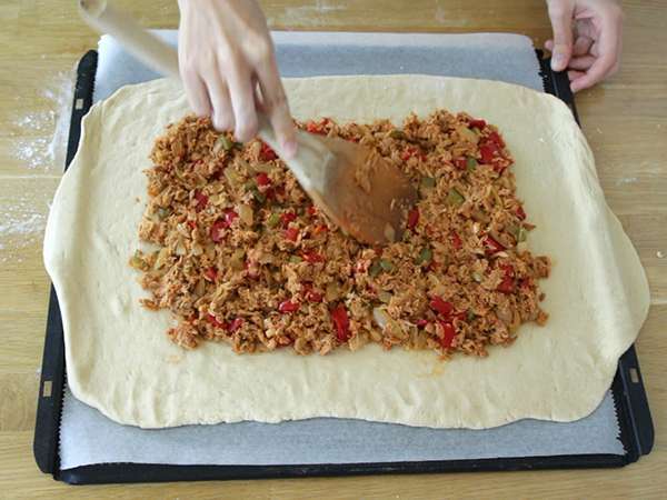 Spanyol tonhal empanadas - Előkészítés lépés 9