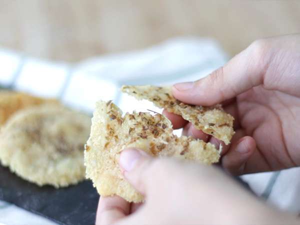 Parmezán chips fűszerekkel és fűszerekkel - Előkészítés lépés 4