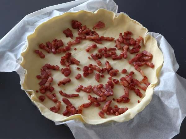 Egyszerű házi készítésű quiche lorraine recept - Előkészítés lépés 1